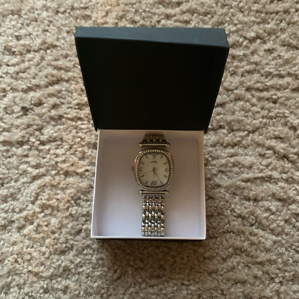 Watch - Picture 9 of 9